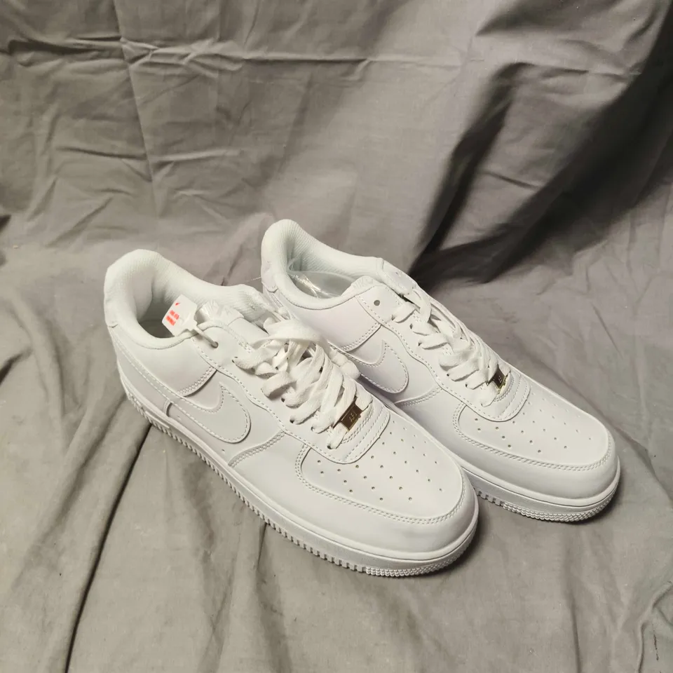 NIKE AIR FORCE 1 TRAINERS IN WHITE - 10
