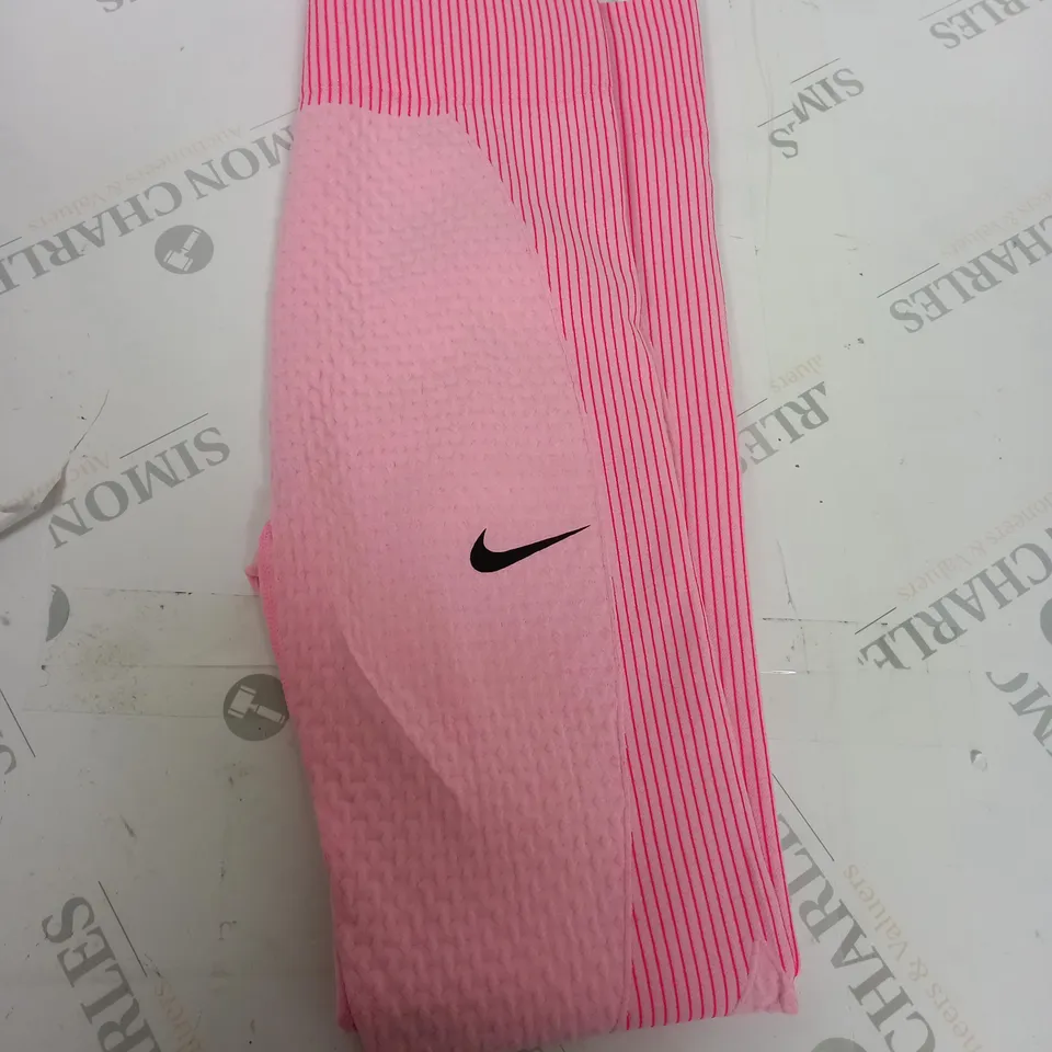 NIKE TRAINING LEGGINGS SIZE UNSPECIFIED