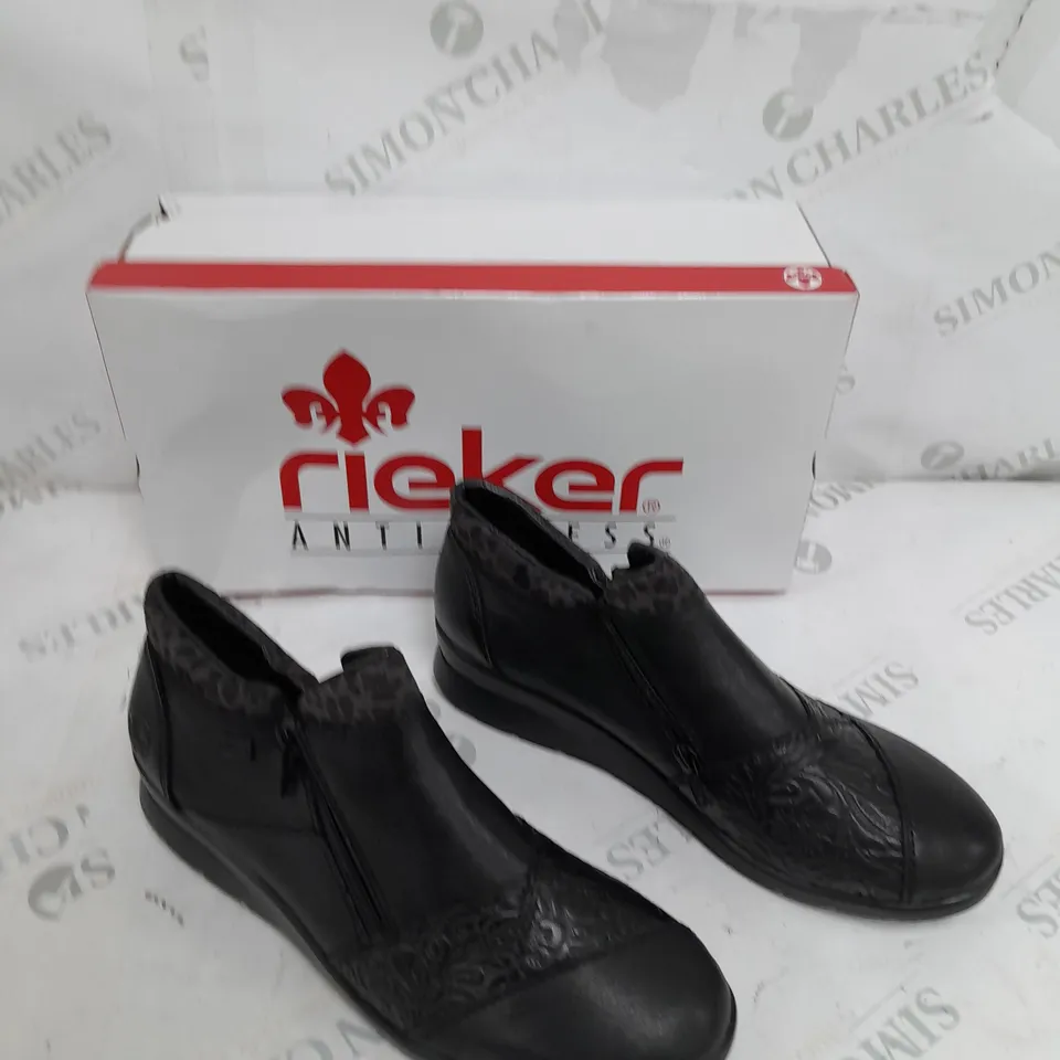 BOXED PAIR RIEKER LEATHER DOUBLE ZIP WATER RESISTANT BOOTS IN BLACK SIZE 6