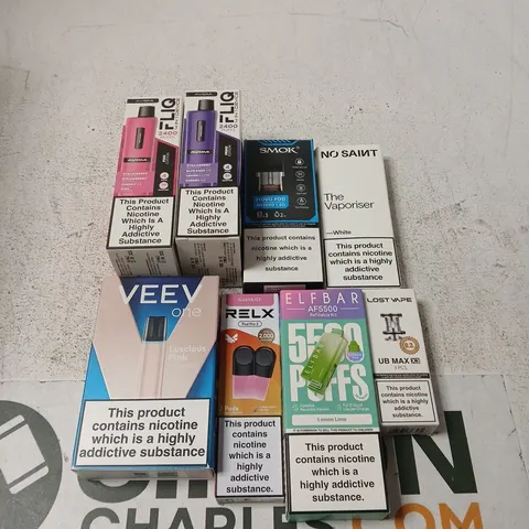 APPROXIMATELY 25 ASSORTED E-CIGARETTE & VAPING ITEMS IN VARIOUS BRANDS TO INCLUDE FLIQ, VEEV, ELFBAR ETC 