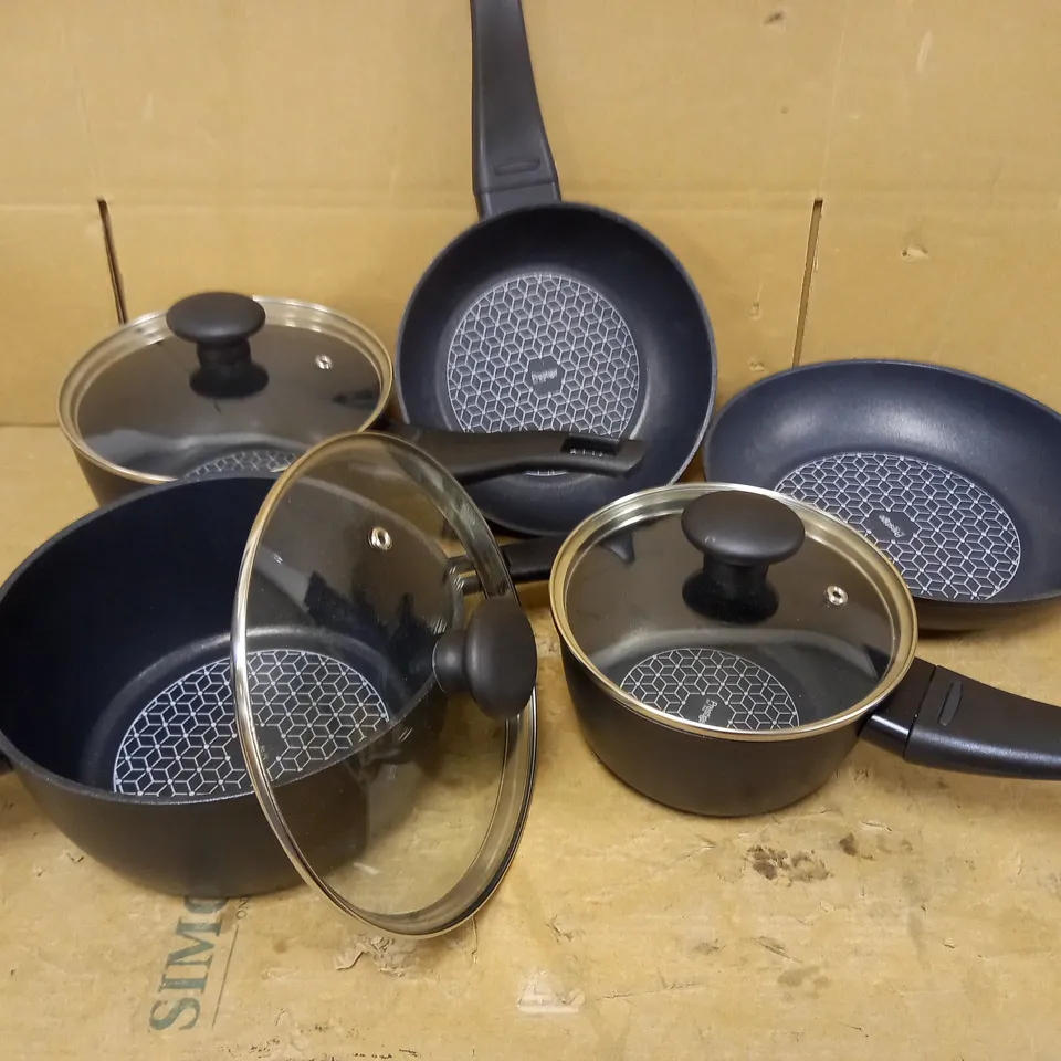 PRESTIGE THERMO SMART POT AND PAN SET