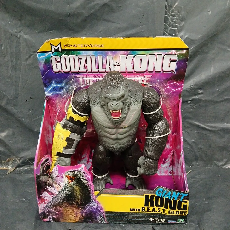 GODZILLA X KONG THE NEW EMPIRE - GIANT KONG WITH B.E.A.S.T GLOVE