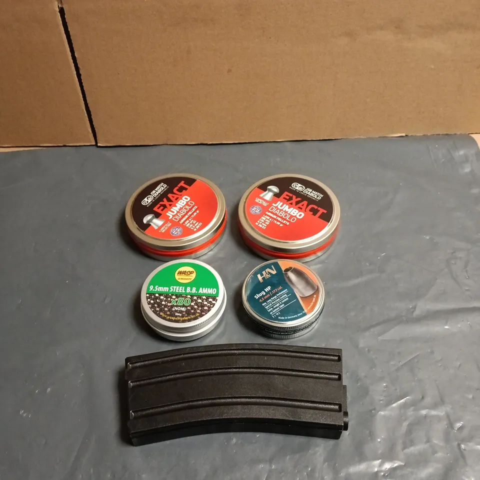 TOTE OF APPROXIMATELY 12 ASSORTED SPORTING GOODS ITEMS TO INCLUDE EXACT JUMBO DIABOLO AIRGUN PELLETS ETC