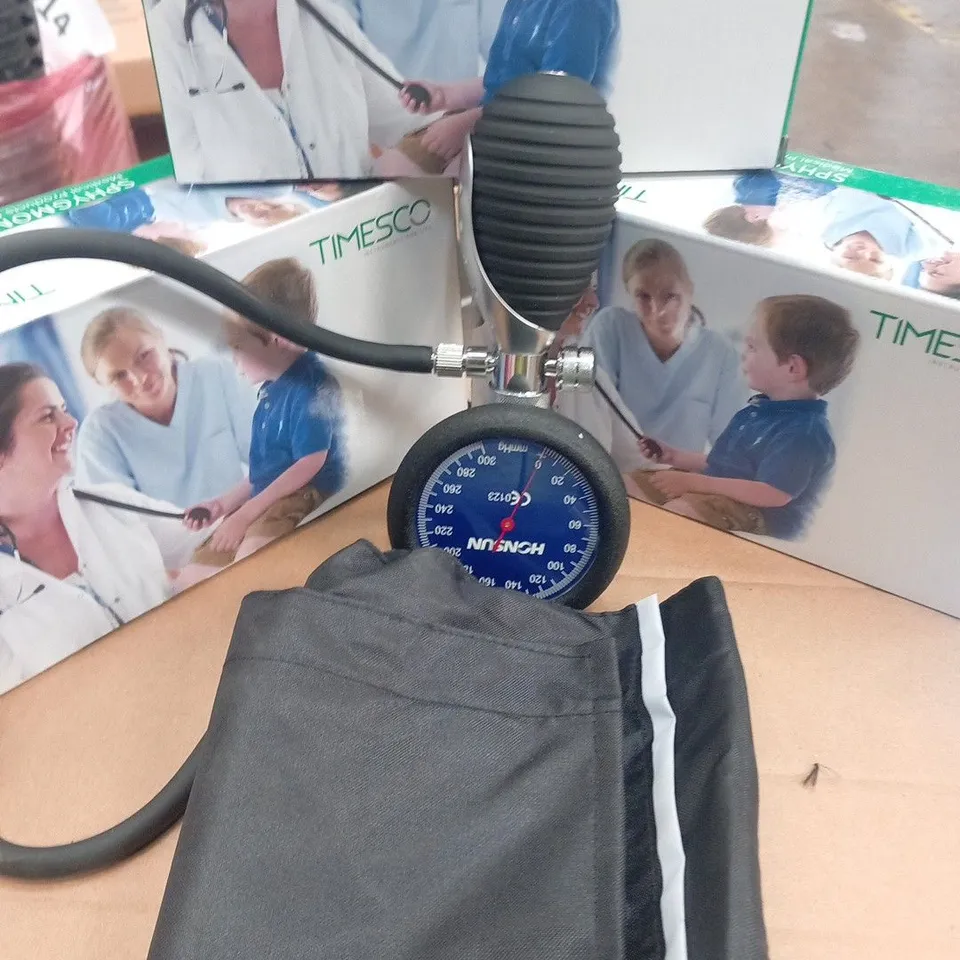 PALLET OF 9 CASES EACH CONTAINING 40 HONSUN TIMESCO SPHYGMOMANOMETERS