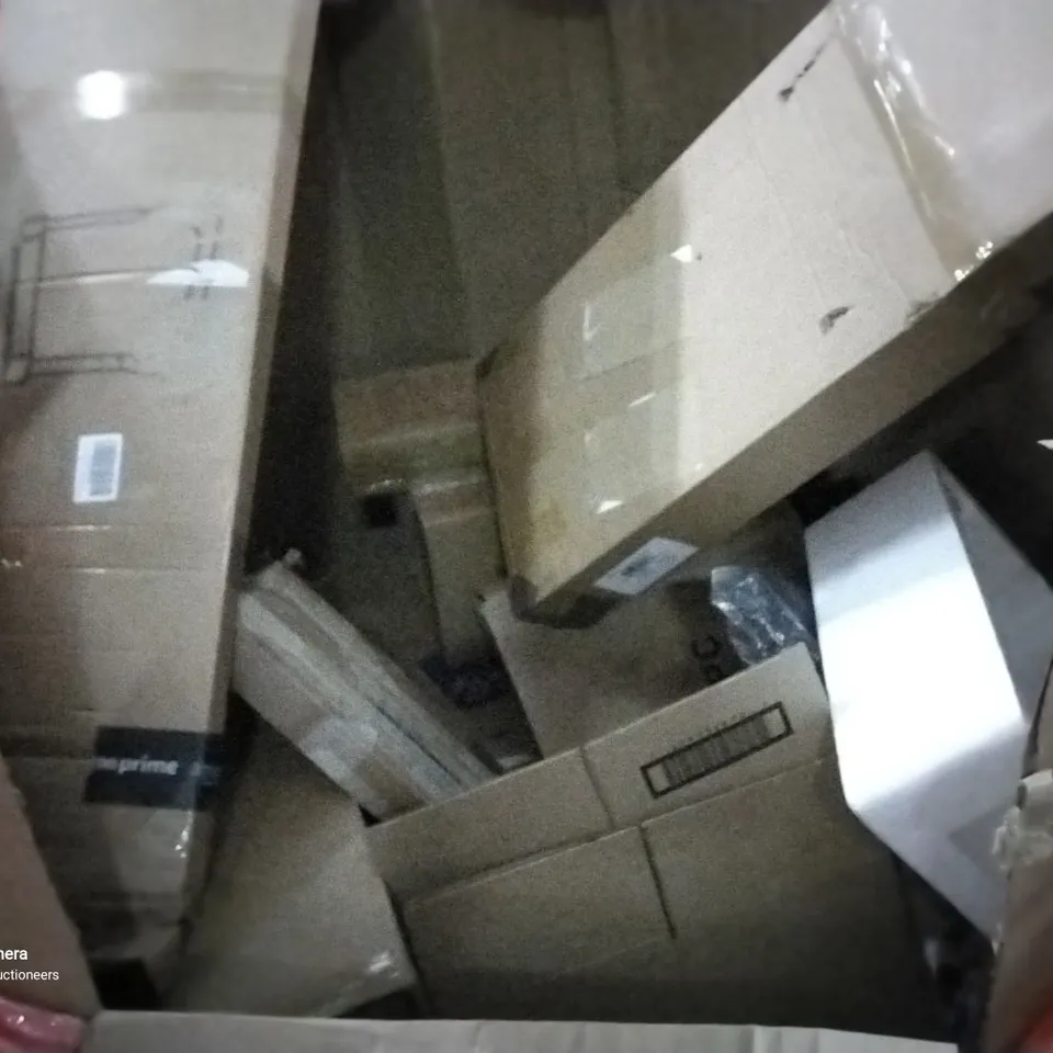 PALLET OF ASSORTED ITEMS INCLUDING HOMIDEC DRYING RACK, GARMENT RACK, MUTE SEAT COVER, TAIYUHOMES VENETIAN BLIND, SLIM END TABLE, WATER GUN