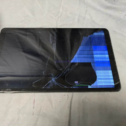 SAMSUNG TABLET SM-X115 64GB – CRACKED SCREEN