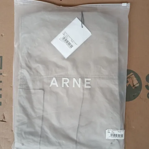 BAGGED ARNE WOMEN'S PARACHUTE CARGO PANTS IN STONE SIZE SMALL