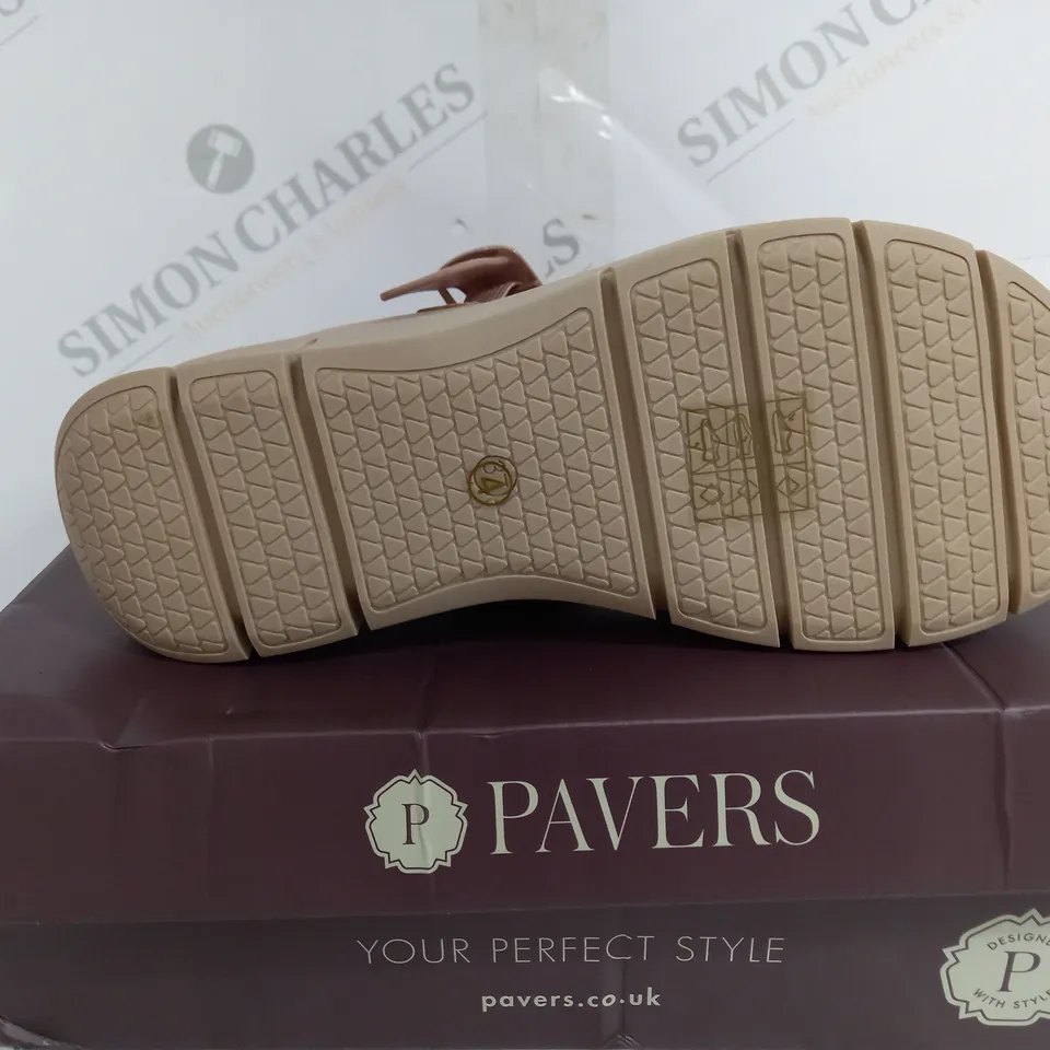 BOXED PAVERS PLATFORM OPEN TOE SANDAL - SIZE 4