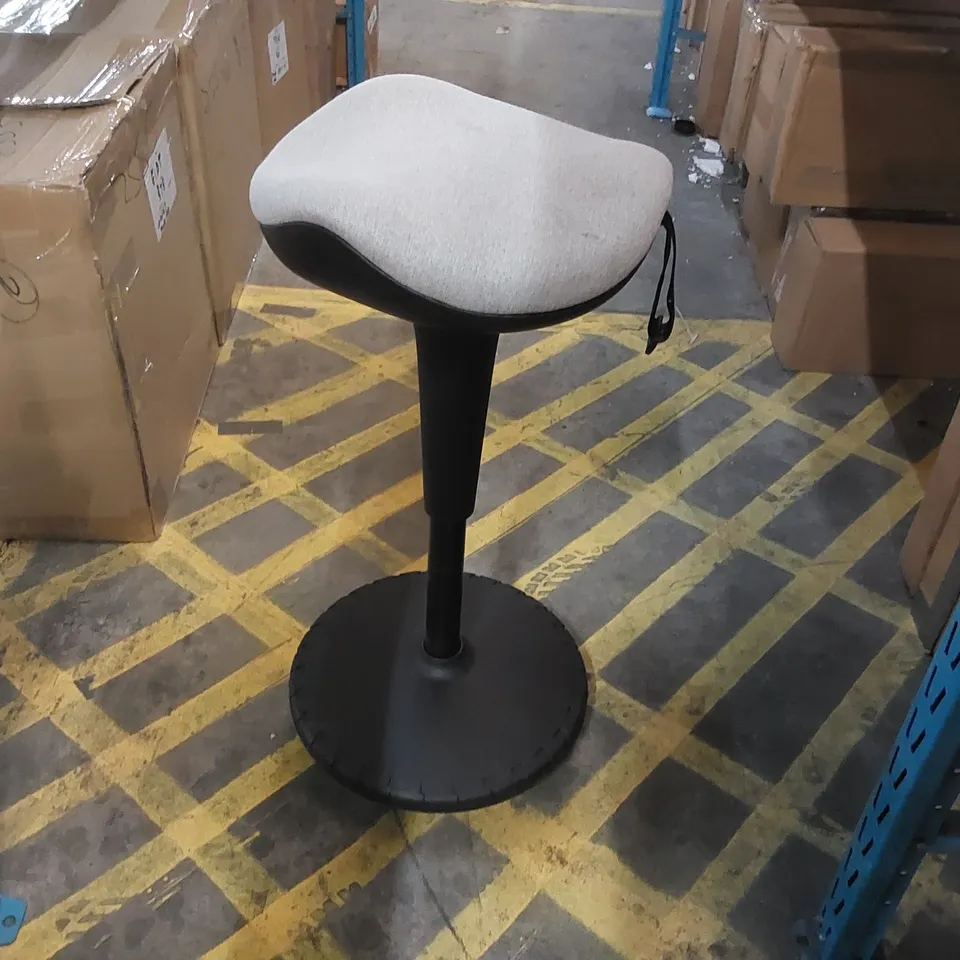 SIT/STAND OFFICE STOOL CHAIR 