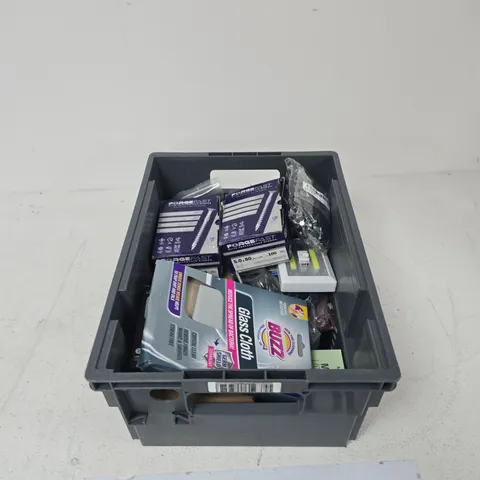 TOTE OF APPROXIMATELY 12 ASSORTED ITEMS TO INCLUDE: LIGHT SWITCH LIGHT