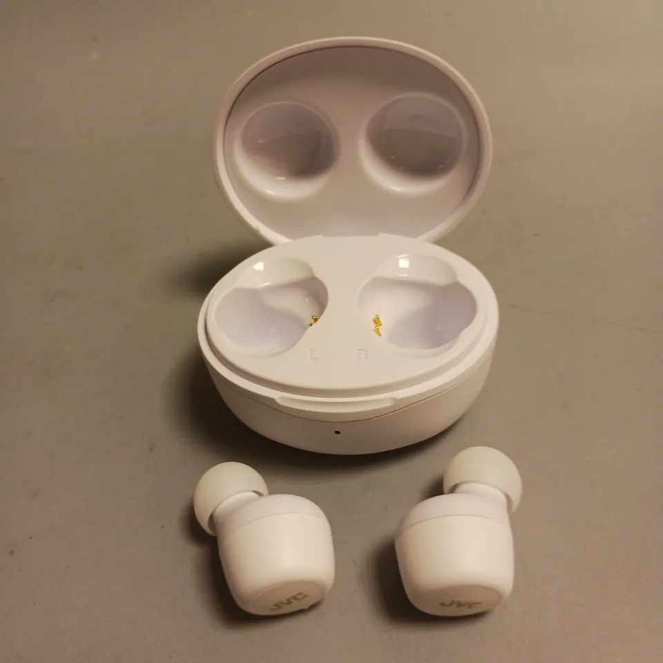 JVC GUMY MINI TRUE WIRELESS EARBUDS IN COCONUT WHITE