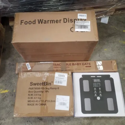 PALLET CONTAINING ASSORTED PRODUCTS INCLUDING FOOD WARMER DISPLAY, RETRACTABLE BABY GATE, DIGITAL SCALE & DOG BED