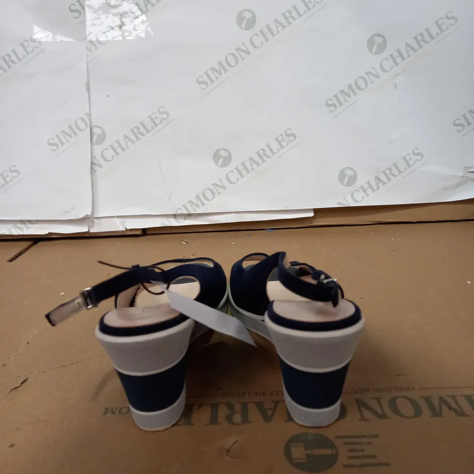 PETER KAISER BLUE PATTERNED WEDGES SIZE 3