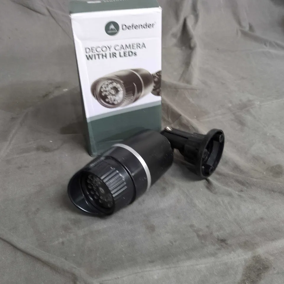 DEFENDER DECOY CAMERA WITH IR LEDS – BOXED
