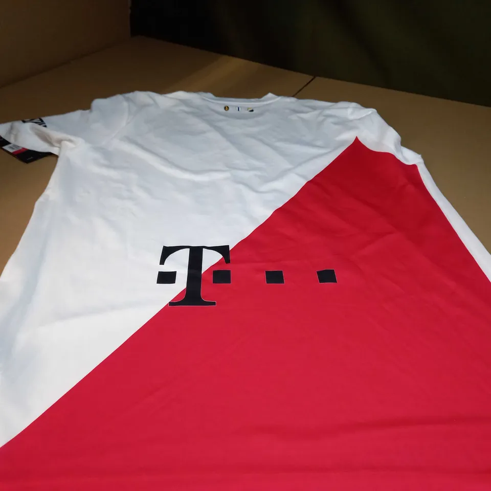 UTRECHT FOOTBALL JERSEY - LARGE