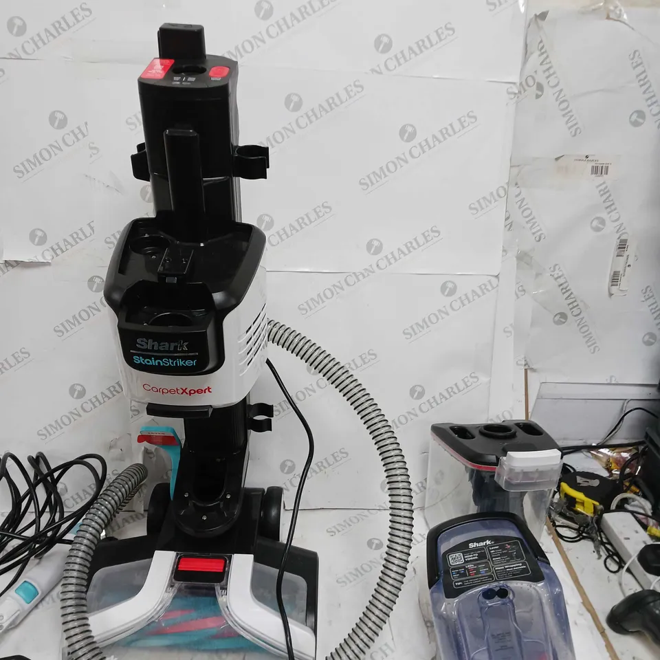 SHARK CARPET XPERT DEEP CARPET CLEANER & BUILT IN STAIN STRIKER EX200UK 