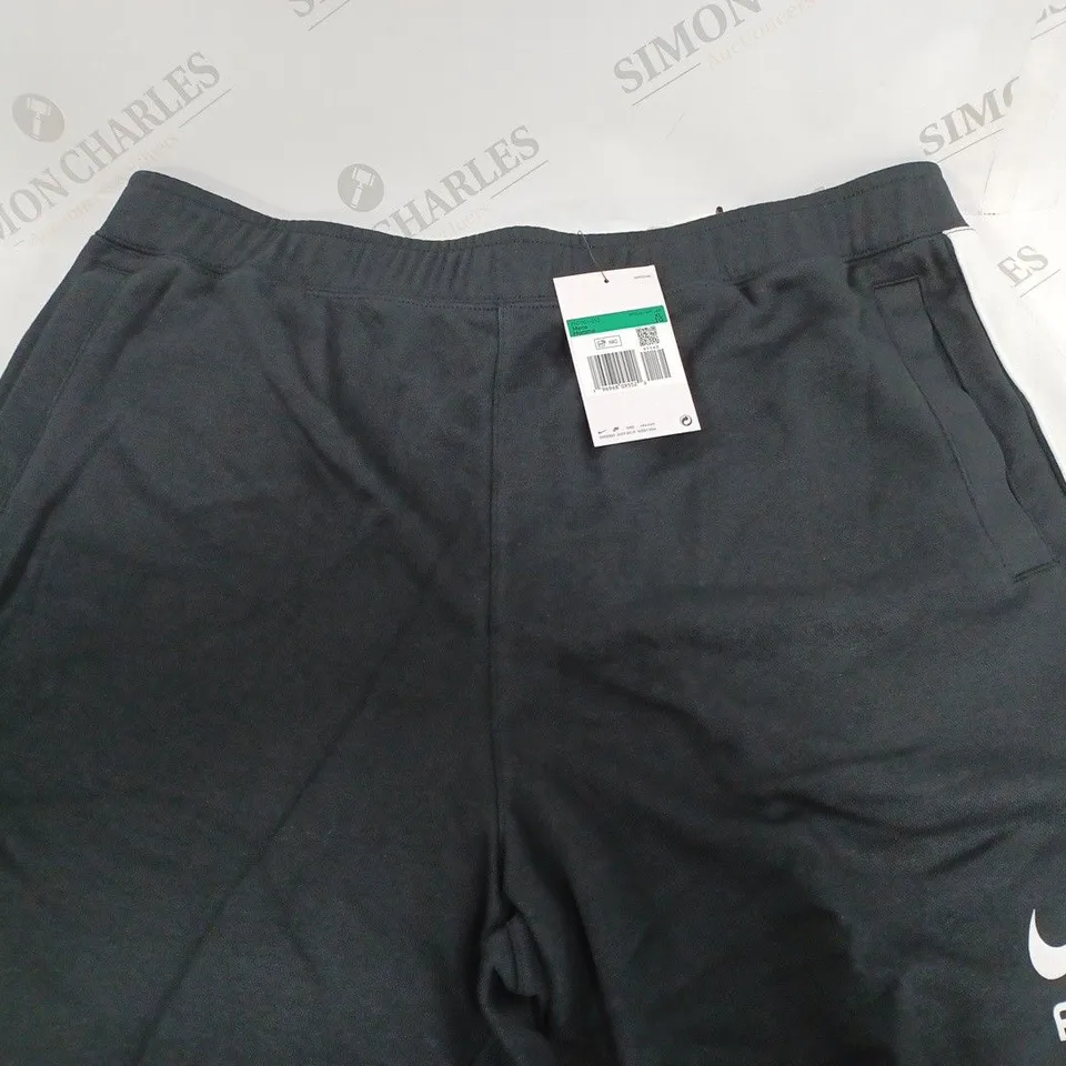 NIKE STANDARD FIT JOGGING SHORTS - XL