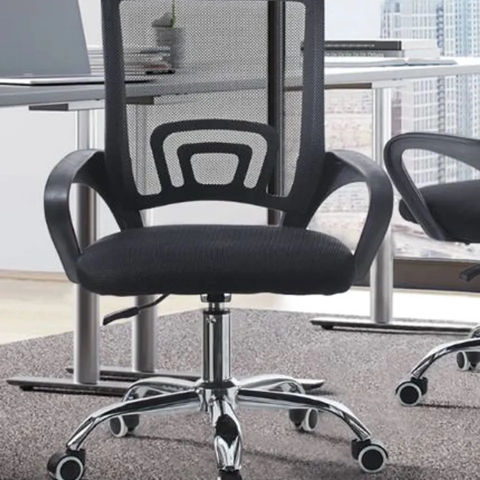 BOXED SHAUN BLACK MESH OFFICE CHAIR