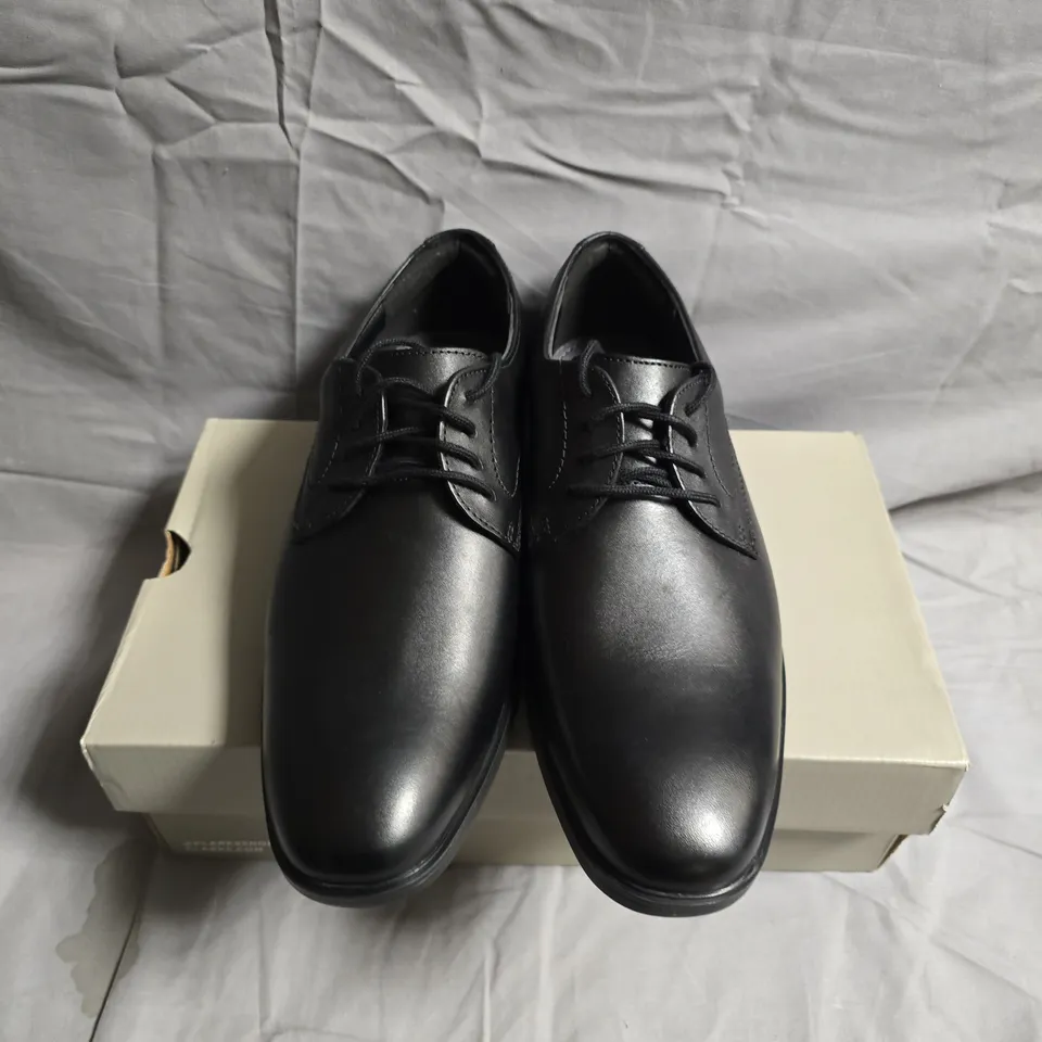 CLARKS BLACK LEATHER MEN’S DRESS SHOES - UK SIZE 7.5