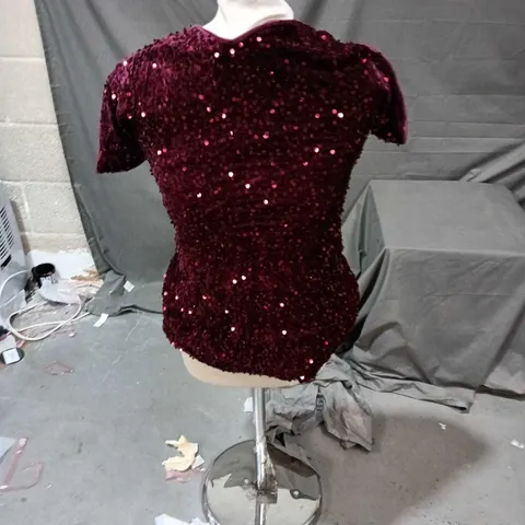 SEQUINED BURGUNDY SHORT-SLEEVE TOP – WOMEN'S WEAR XXS
