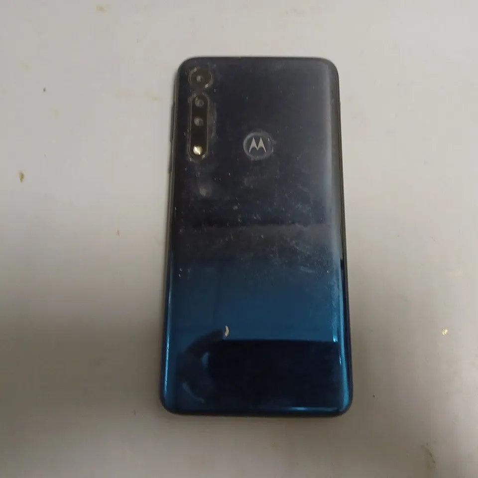 MOTOROLA ONE MACRO