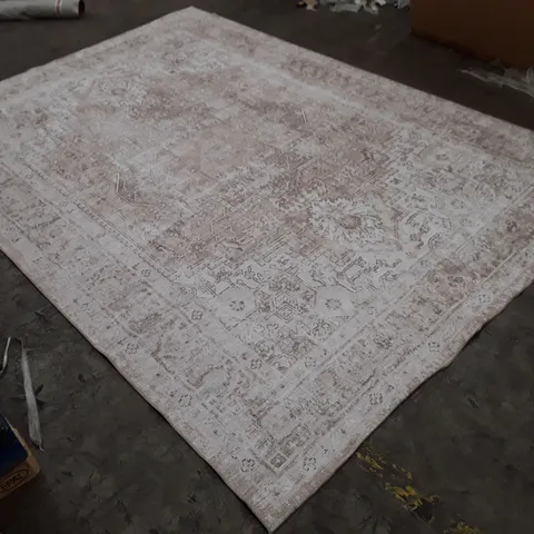 QUALITY DESIGNER AREA RUG APPROXIMATELY 240Γ330CM