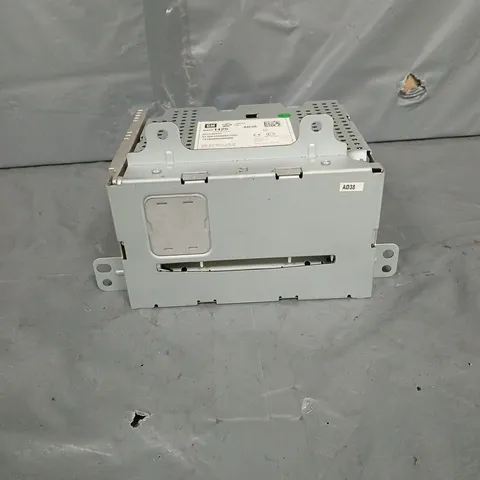 CAR RADIO/CD PLAYER UNIT PART NUMBER:557799431