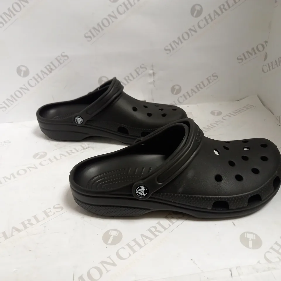 CROCS CLASSIC BLACK M11 - NO BAG 