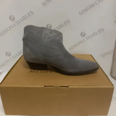 BOXED PAIR OF MAISON DE NIMES SUEDE WESTERN BOOTS - SIZE 4