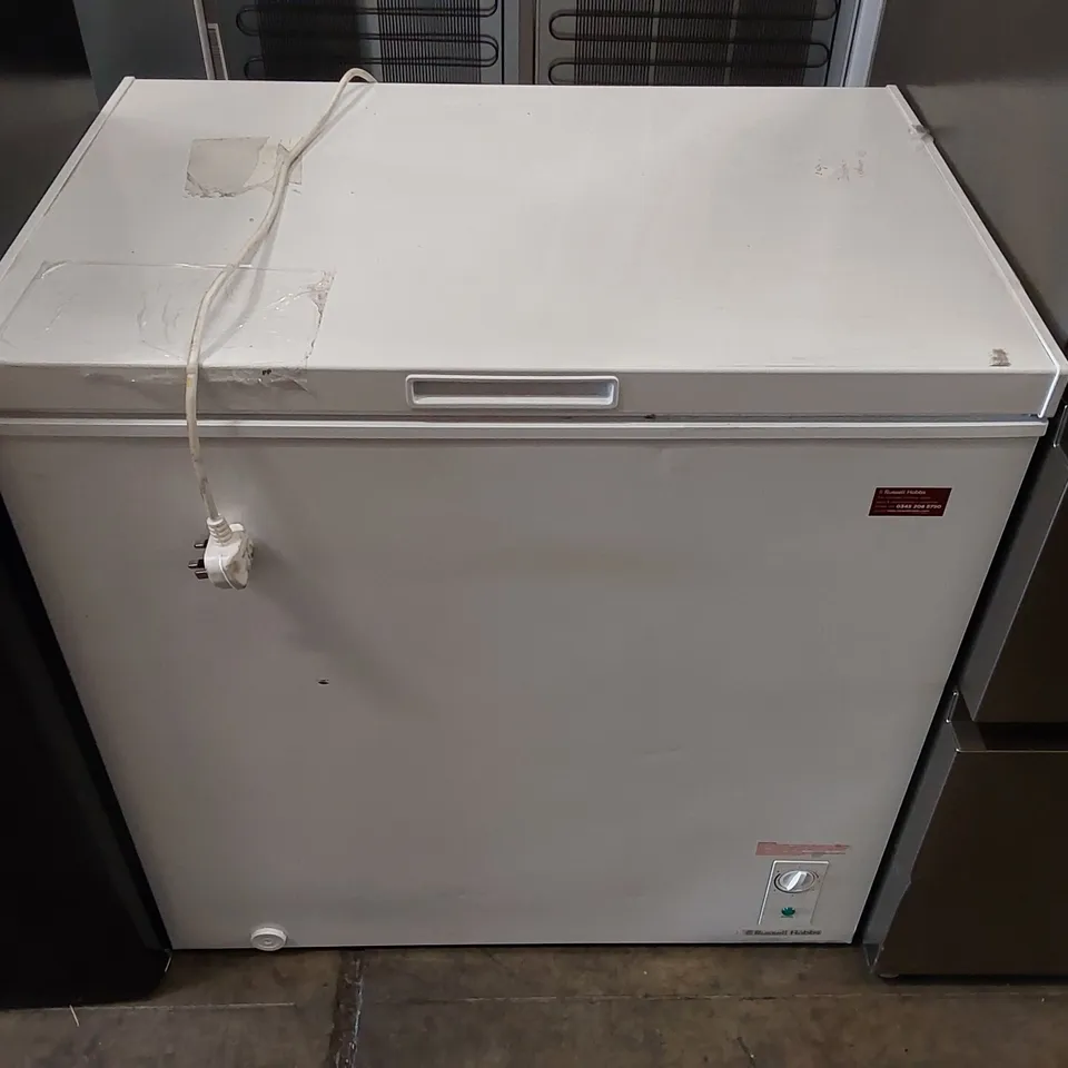RUSSELL HOBBS RH198CF3003 198L FREESTANDING WHITE CHEST FREEZER WITH ADJUSTABLE THERMOSTAT, 4 STAR FREEZER RATING - UNPROCESSED RETURN 