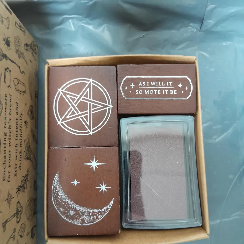 BOXED THE WITCH CASKET GIFT SET INCLUDING MUG, STAMP KIT AND CRYSTALS