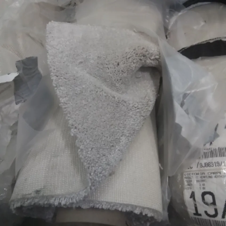 ROLL OF QUALITY FIRST IMPRESSIONS DAY DREAMER CARPET // SIZE: APPROXIMATELY 5.2 X 4M