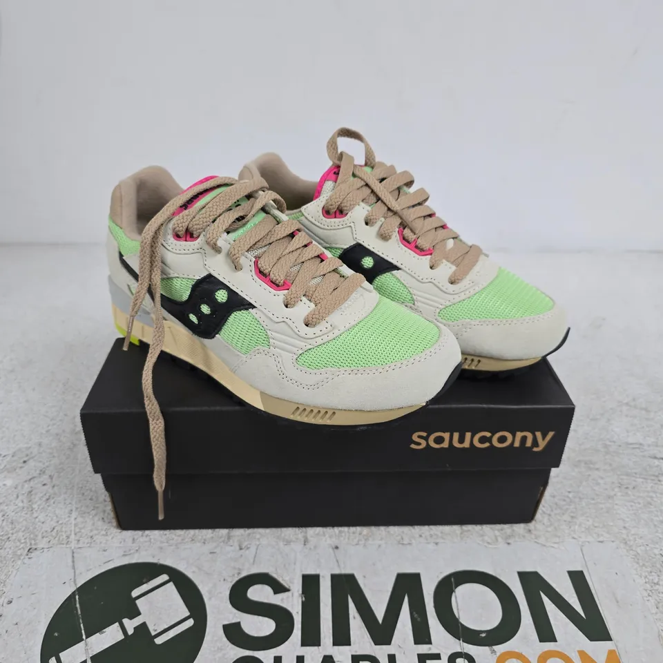 SAUCONY SHADOW 5000 SNEAKERS – NEON GREEN ACCENTS, UK SIZE UK 4.5 