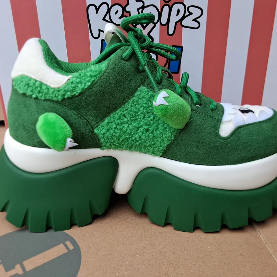 BRAND NEW BOXED KOI KETNIPZ BEANZILLA PLATFORM TRAINERS IN GREEN - UK 5