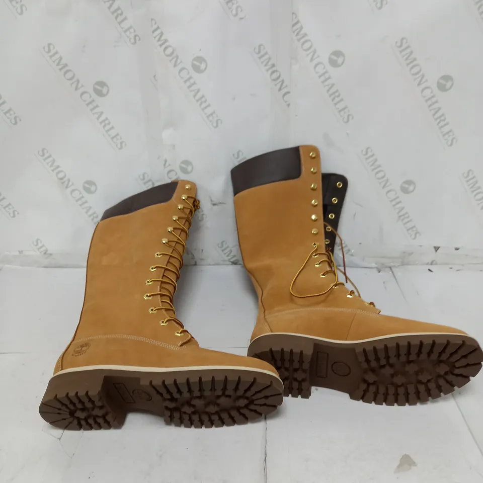 UNBOXED PAIR OF TIMBERLANDS WATERPROOF HIGH WALKING BOOTS IN BROWN SIZE UK 6 
