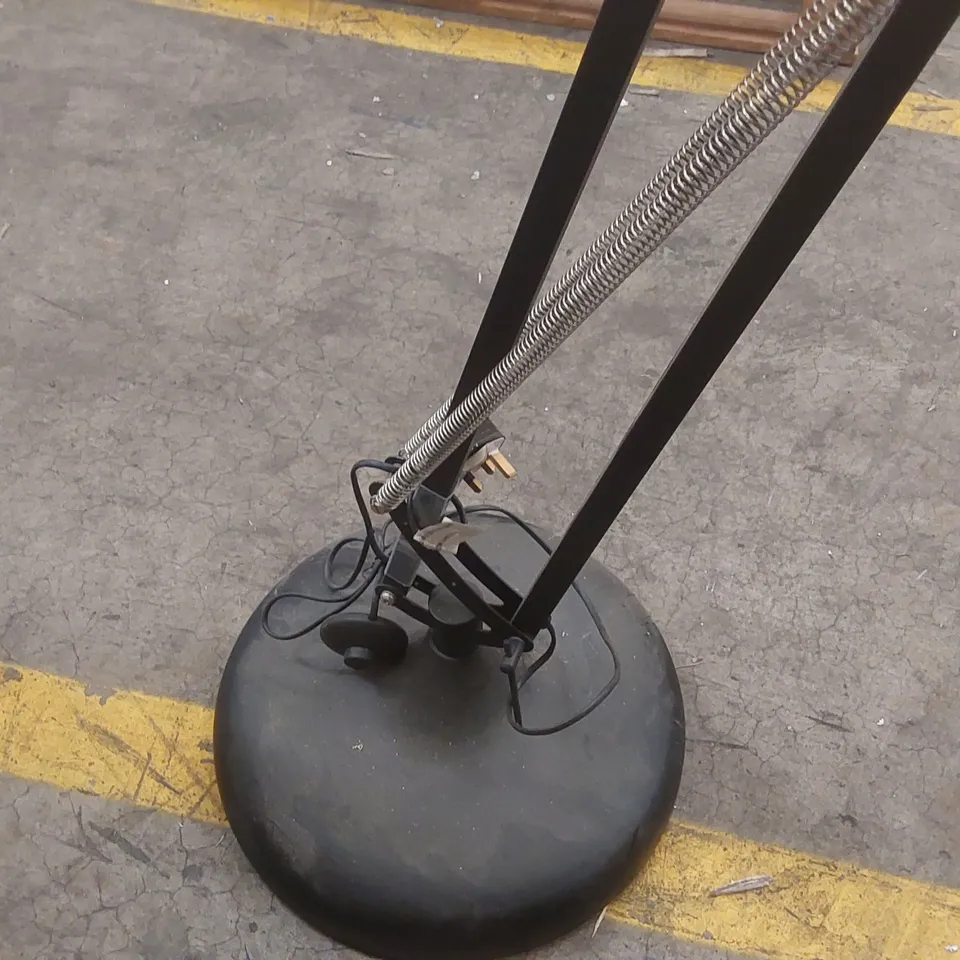 LARGE DESIGNER ADJUSTABLE INDUSTRIAL-STYLE FLOOR LAMP