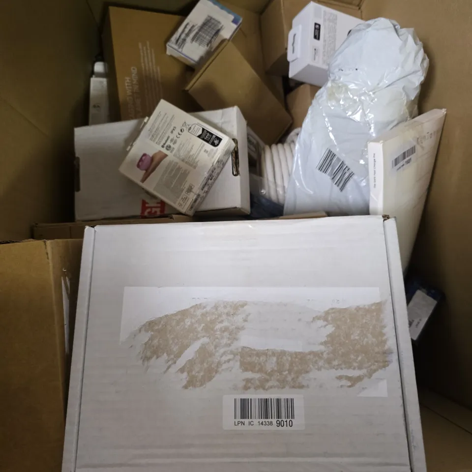 BOX OF APPROXIMATELY 20 ASSORTED BROKEN ITEMS TO INCLUDE - JOBY 3K KIT GORILLAPOD , PURE ELAN ONE2 , SWIPE LAZY ARM ETC