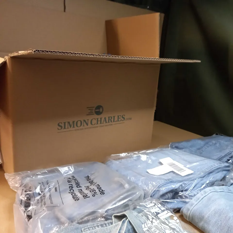 BOX OF APPROX 10 ASSORTED JEANS/DENIM ITEMS VARYING IN SIZE/COLOUR/STYLE