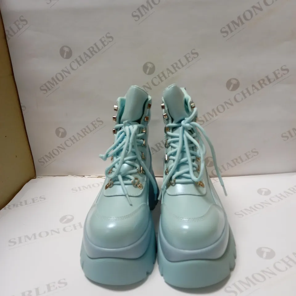 DESIGNER KOI VEGAN GOOEY BABY BLUE PLATFORM BOOTS SIZE 6