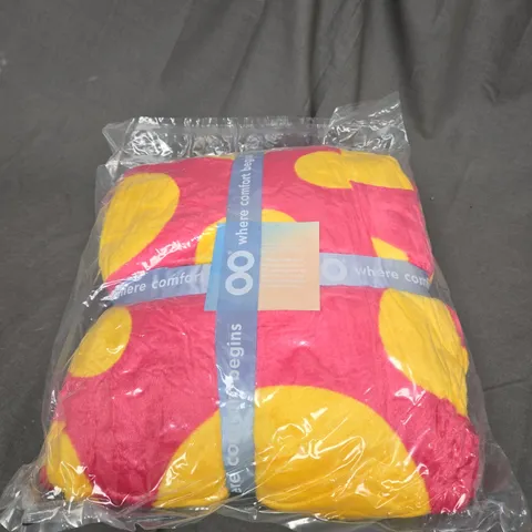 SEALED OODIE HOODED OVERSIZED BLANKET - PINK/YELLOW