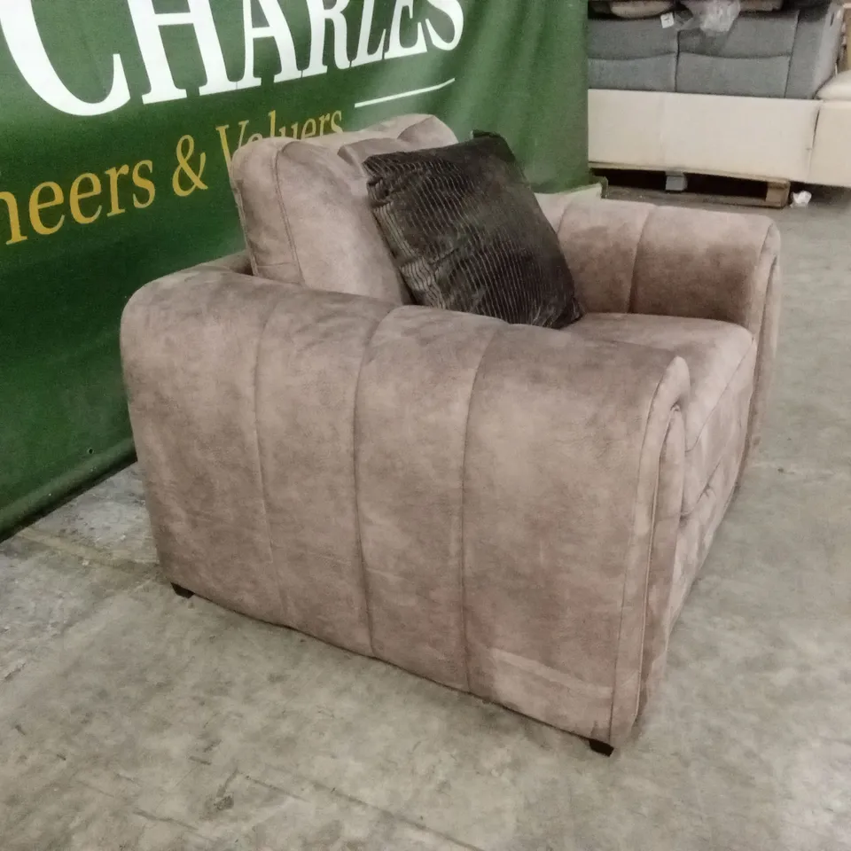 AMARA SNUGGLE CHAIR RRP £949