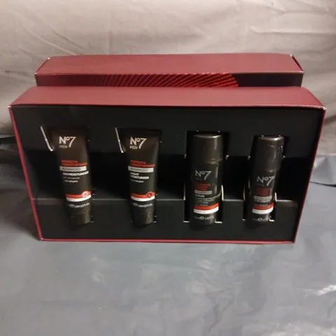 NO7 MEN PROTECT & PERFECT INTENSE ADVANCED COLLECTION GIFT SET