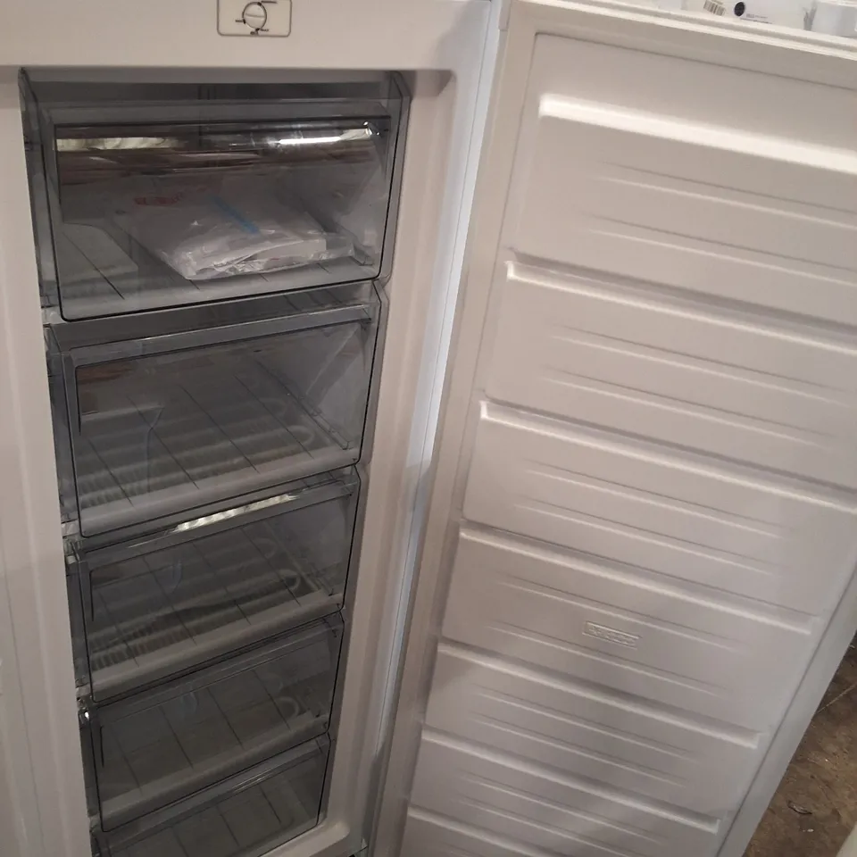 TEKNIX LBF170H 57×125CM STATIC UPRIGHT FREEZER - 168L