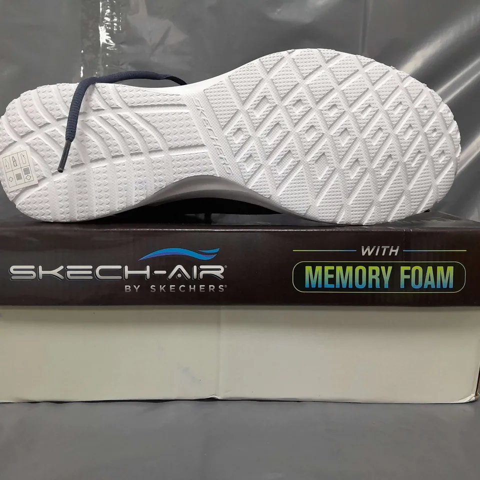 BOXED PAIR OF SKECHERS SKECH-AIR TRAINERS IN NAVY UK SIZE 11