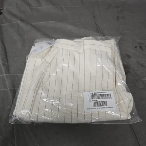 ABERCROMBIE & FITCH WHITE STRIPPED PANTS  – SIZE 24 
