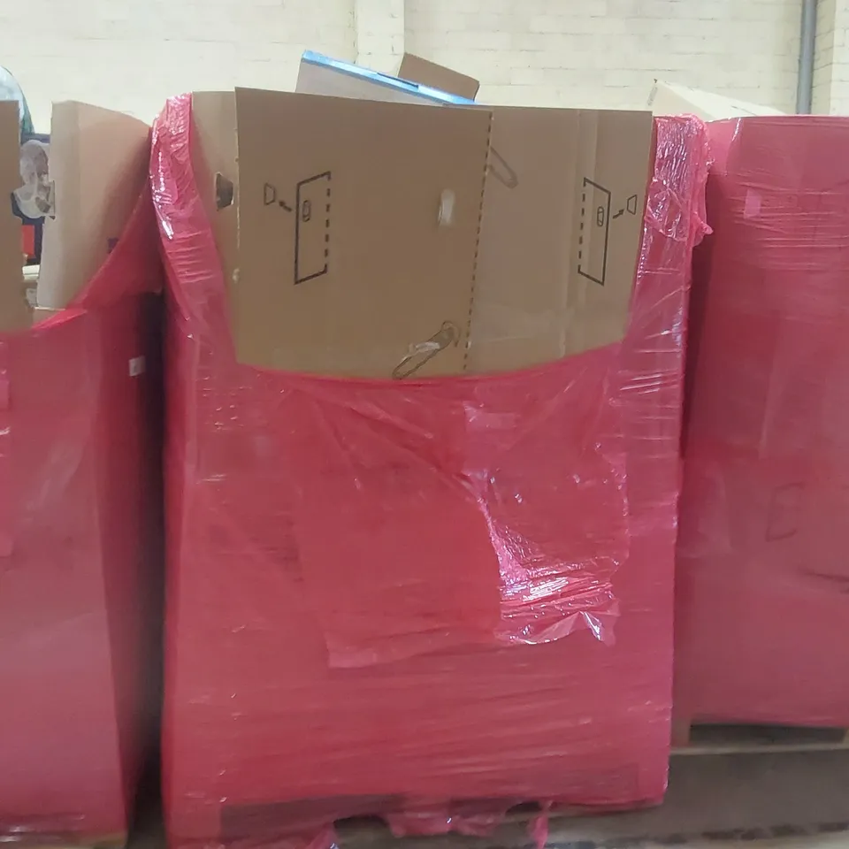 PALLET OF ASSORTED ITEMS INCLUDING: JUICERS, SPOT CLEANER, RIDE-ON SUITCASE, OSCILLATING SPRINKLER, PRESSURE MANAGEMENT CUSHION ECT