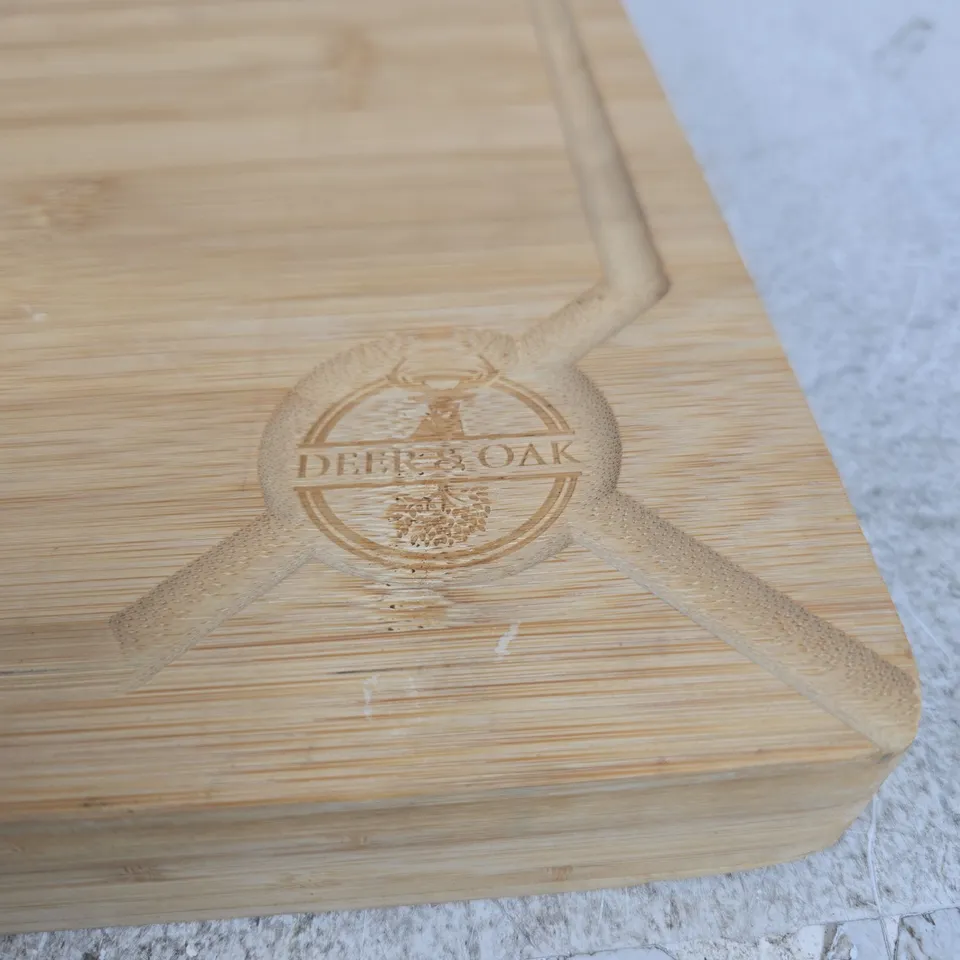 DEER & OAK WOODEN CUTTING BOARD