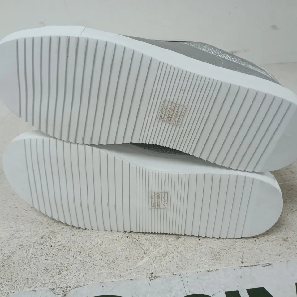 BOXED PAIR OF LOTUS LEON SHOES IN SILVER - EU 40