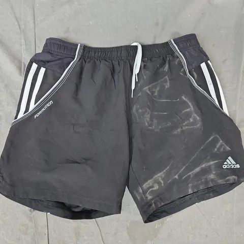 ADIDAS FORMOTION SHORTS IN BLACK/WHITE SIZE 8