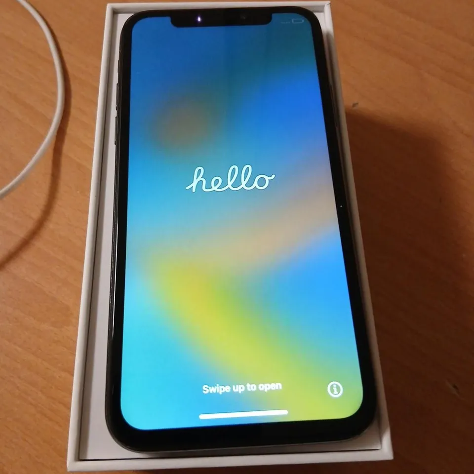 APPLE IPHONE XS 64GB – BOXED